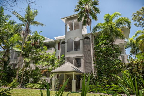 Oasis At Palm Cove - Sydneys Hotel 5