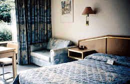 Moe VIC Sydneys Hotel