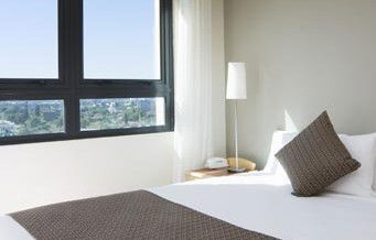 Pacific International Suites Parramatta - Sydneys Hotel 0