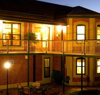 Clare Country Club - Sydneys Hotel