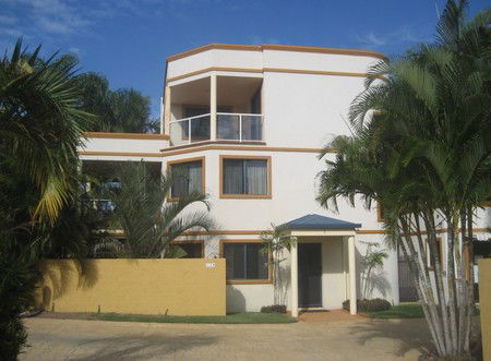 Urangan QLD Sydneys Hotel