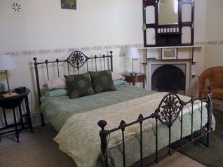 Araluen Old Courthouse - Sydneys Hotel 3