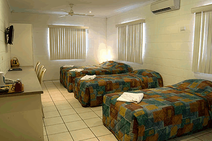  Sydneys Hotel