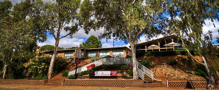 Sydneys Hotel
