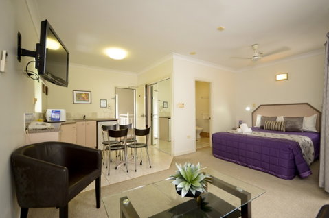 Reef Palms - Sydneys Hotel 1