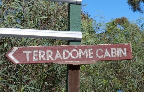 Emu Holiday Park - Sydneys Hotel 1