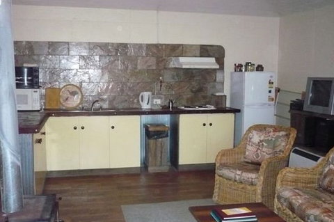 Emu Holiday Park - Sydneys Hotel 2