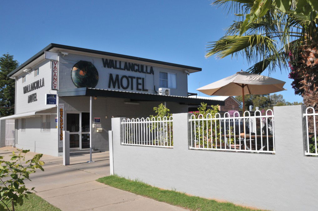 Lightning Ridge NSW Sydneys Hotel