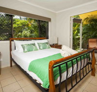 Lake Placid Tourist Park - Sydneys Hotel