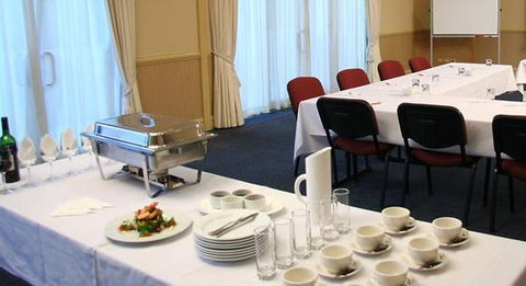 Landmark Resort - Sydneys Hotel 2