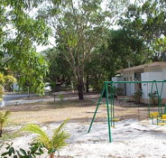 Peninsula Caravan Park - Sydneys Hotel