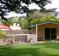 Shiralea Country Cottage - Sydneys Hotel