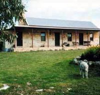 Mt Dutton Bay Woolshed Heritage Cottage - Sydneys Hotel