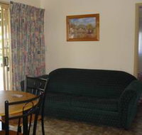Penola Caravan Park - Sydneys Hotel