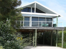 Sheoak Holiday Home - Sydneys Hotel 0
