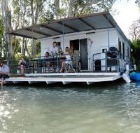 The Murray Dream Self Contained Moored Houseboat - Sydneys Hotel