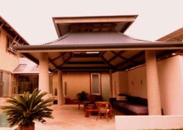 Akasha Beach Retreat - Sydneys Hotel 1