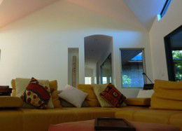 Akasha Beach Retreat - Sydneys Hotel 2