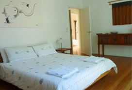 Akasha Beach Retreat - Sydneys Hotel 5