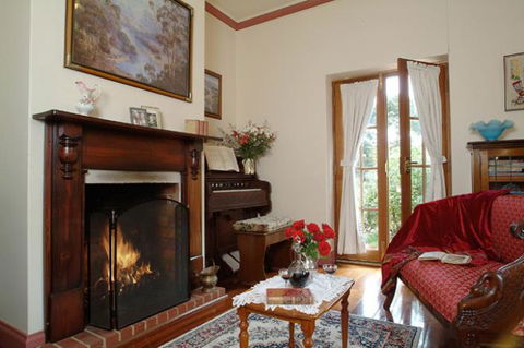 Amanda's Cottage 1899 - Sydneys Hotel 5