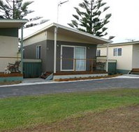 Kingston Caravan Park - Sydneys Hotel