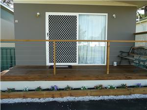 Kingston Caravan Park - Sydneys Hotel 1