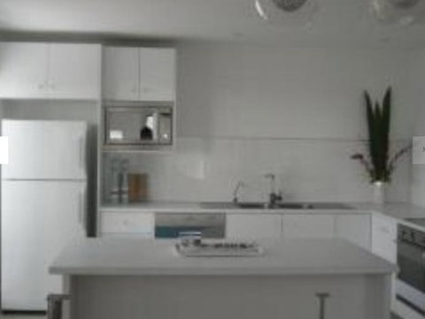 Kingston Shore Villas - Sydneys Hotel 1