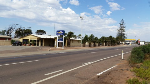 Highway One Motel Port Augusta - Sydneys Hotel 0