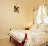 Little Undermount - Sydneys Hotel