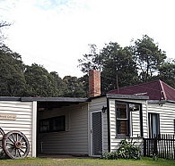 Glenbrook House and Cottage - Sydneys Hotel