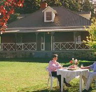 Hartzview Vineyard Homestead - Sydneys Hotel