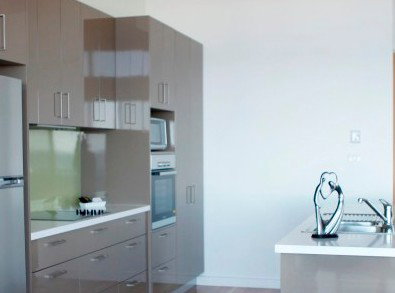 Penguin Waterfront Escape - Sydneys Hotel 3