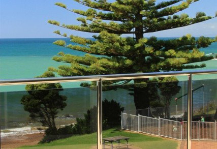 Penguin Waterfront Escape - Sydneys Hotel 4