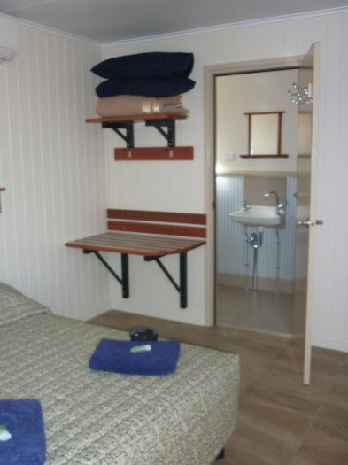 Cobbold Gorge - Sydneys Hotel 2