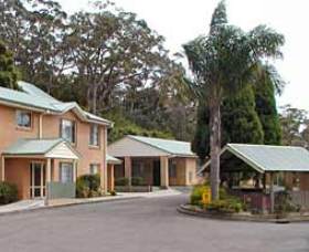 Sussex Inlet Holiday Centre - Sydneys Hotel 0