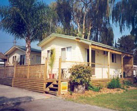 Alamein Caravan Park - Sydneys Hotel 0