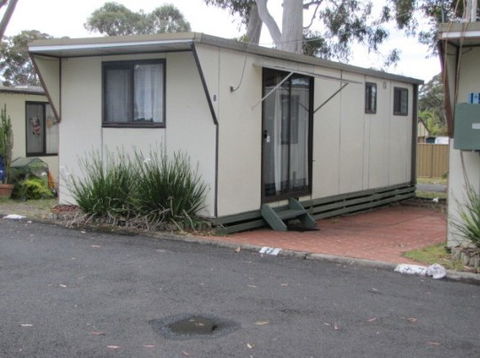 Palm Beach Caravan Park - Sydneys Hotel 4