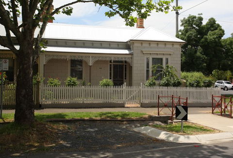 Fleurettes - Sydneys Hotel 3