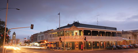 Wintarni Olives - Sydneys Hotel 2