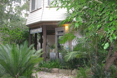 Alamein Caravan Park - Sydneys Hotel 4