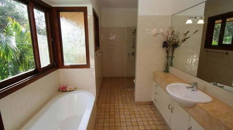 Abbies Beach House - Sydneys Hotel 0