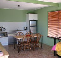 Fossickers Cottages - Sydneys Hotel