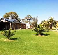 Curlwaa Caravan Park