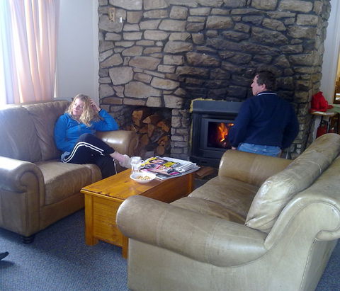 Ben Bullen Ski Lodge - Sydneys Hotel 2