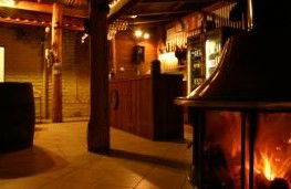 Altamira Retreat - Sydneys Hotel 1