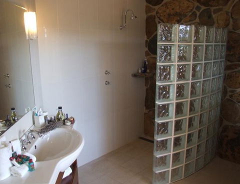 Clarendon Forest Retreat - Sydneys Hotel 0