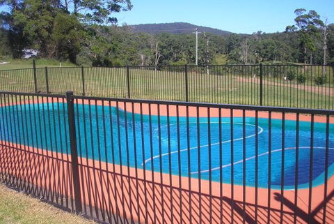 Clarendon Forest Retreat - Sydneys Hotel 3