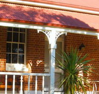 Araluen Old Courthouse Bed and Breakfast - Sydneys Hotel