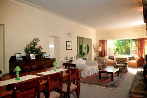 Oakleigh Rural Retreat - Sydneys Hotel 1