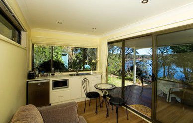 Blue Mountains Lakeside Bed And Breakfast - Sydneys Hotel 3